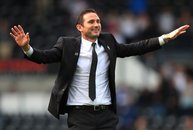 Derby County cho phép Chelsea tiếp cận HLV Lampard Frank Lampard trên đường trở lại Chelsea