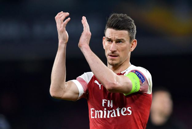 Đội trưởng Arsenal bất ngờ nổi loạn đòi ra đi Laurent Koscielny đã chán cảnh ngồi dự bị ở Arsenal.