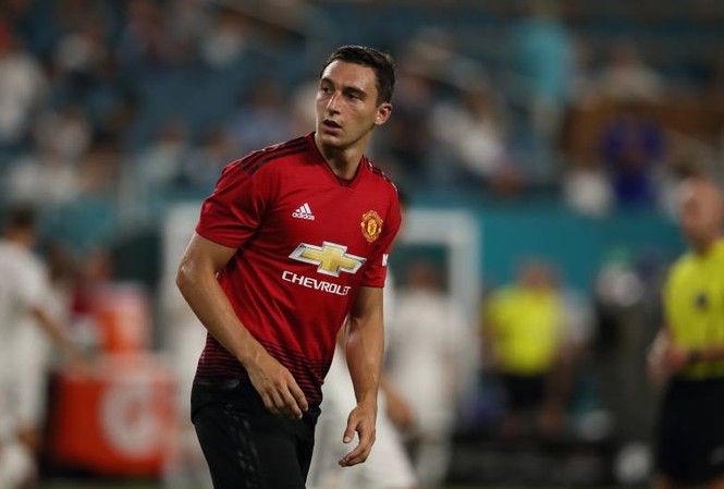 Thêm ngôi sao đùng đùng rời M.U vào phút chót Matteo Darmian chính thức rời M.U.