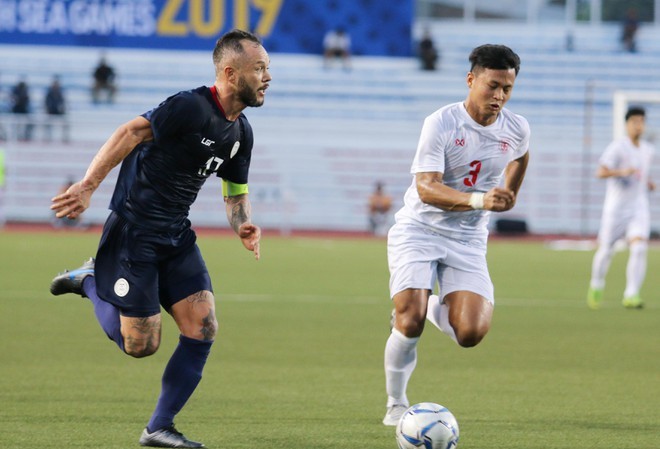 Thua U22 Myanmar, chủ nhà U22 Philippines nguy cơ bị loại sớm Stephan Schrock không thể giúp U22 Philippines thoát thua. Ảnh: Zing.