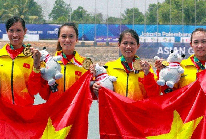Khen thưởng vận động viên trẻ Việt Nam đạt thành tích cao tại ASIAD Đội rowing nữ Việt Nam nội dung thuyền nhẹ gồm 4 vận động viên Lương Thị Thảo, Hồ Thị Lý, Tạ Thanh Huyền, Phạm Thị Thảo, đã xuất sắc giành huy chương vàng ASIAD