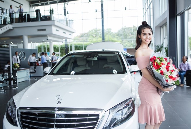Phan Thị Mơ tiết lộ đóng phim cật lực mới tậu được xế tiền tỷ Phan Thị Mơ tiết lộ đóng phim cật lực mới tậu được xế tiền tỷ