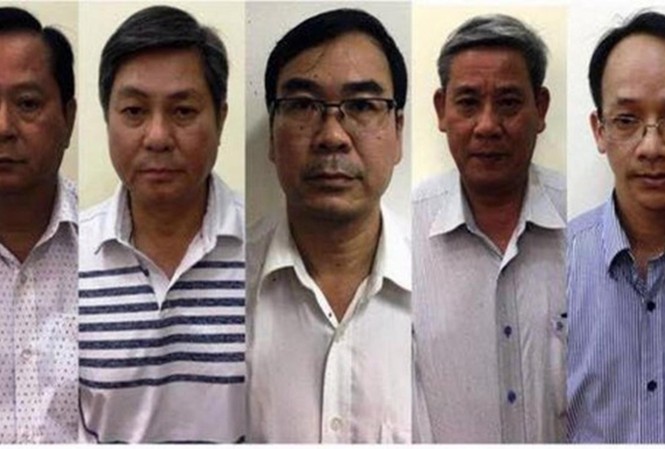 Ông Nguyễn Hữu Tín gây thiệt hại như thế nào cho nhà nước?
Cơ quan CSĐT ( Bộ Công an) vừa hoàn tất kết luận điều tra truy cứu 5 bị can: Tín, Kiệt, Thanh, Chương, Út. (từ trái sang) Ảnh: Cổng TTĐT Bộ CA