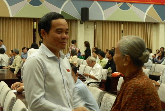 Chống tham nhũng, bảo vệ vững chắc chủ quyền Phó Bí thư thường trực Thành ủy TPHCM Trần Lưu Quang tiếp xúc với các cử tri ngày 3/12