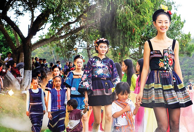 Thổ cẩm dưới núi Lu Mu Thổ cẩm Tây Nguyên trong thiết kế truyền thống và hiện đại