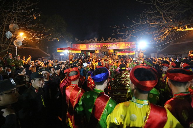 Sẽ phát ấn sớm hơn tại Lễ hội đền Trần 2019 Lễ khai ấn đền Trần năm 2015. Ảnh: Hồng Vĩnh