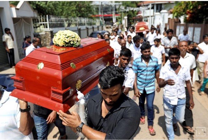 Vụ tấn công đẫm máu ở Sri Lanka: Chính phủ biết trước nhưng giấu thông tin? Số người chết đã lên đến 359. Ảnh: Reuters