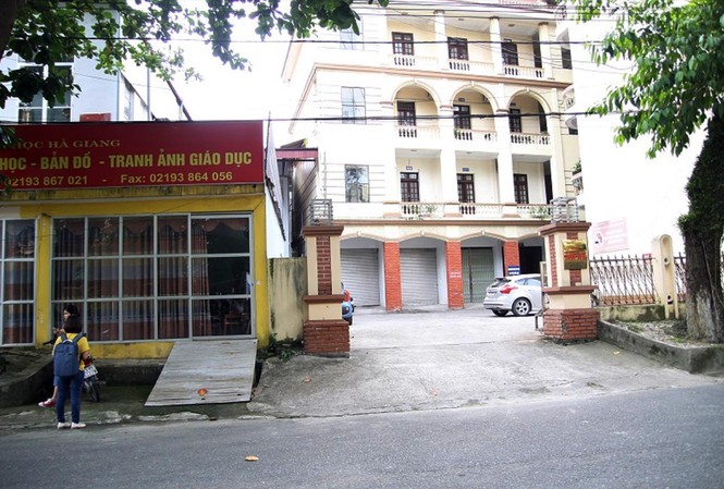 Gian lận điểm thi ở Hà Giang: Con phó giám đốc sở GD&ÐT được nâng 13,3 điểm Trụ sở Sở GD&ÐT tỉnh Hà Giang. Ảnh: Xuân Ân