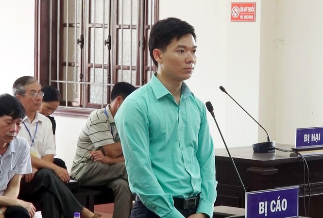 Hoàng Công Lương xin giảm án, mong sớm hành nghề trở lại Bị cáo Hoàng Công Lương