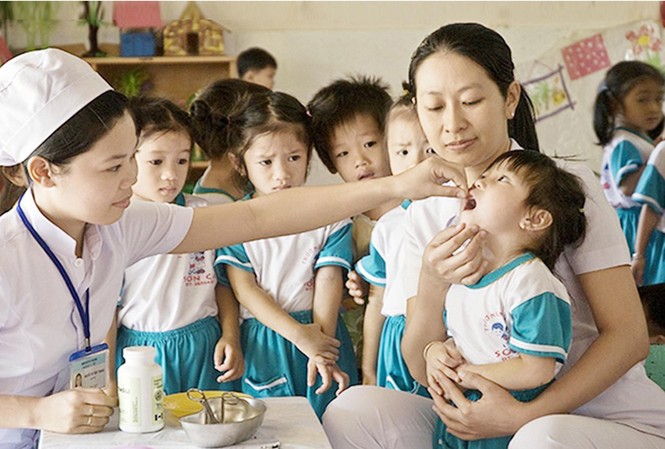 Mẹ tá hoả thấy con béo phì chỉ vì 'khoái' ăn hộ cơm cho bạn Mẹ tá hoả thấy con béo phì chỉ vì 'khoái' ăn hộ cơm cho bạn
