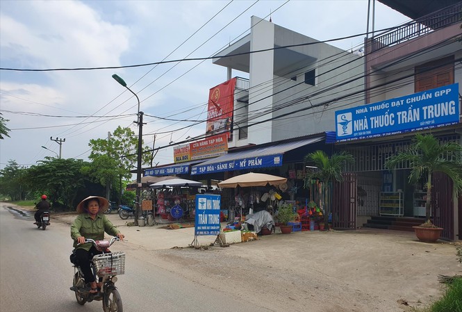 Thu hồi đất xây trạm giống cây trồng bị phân lô bán nền Diện tích đất nông nghiệp bị thu hồi tái định canh cho Trạm chuyển giao kỹ thuật giống cây trồng đã mọc lên khu dân cư