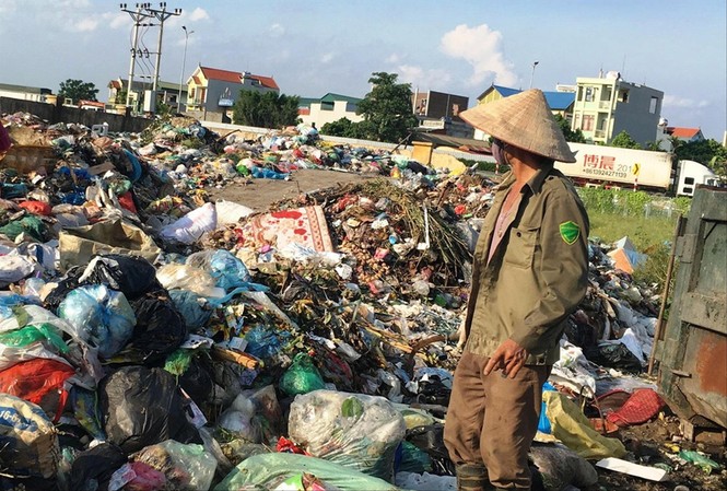 Sẽ di chuyển bãi rác lộ thiên ảnh hưởng hàng trăm hộ Rác thải đổ tràn lan, ùn ứ gây tình trạng ô nhiễm tại xã Liên Phương