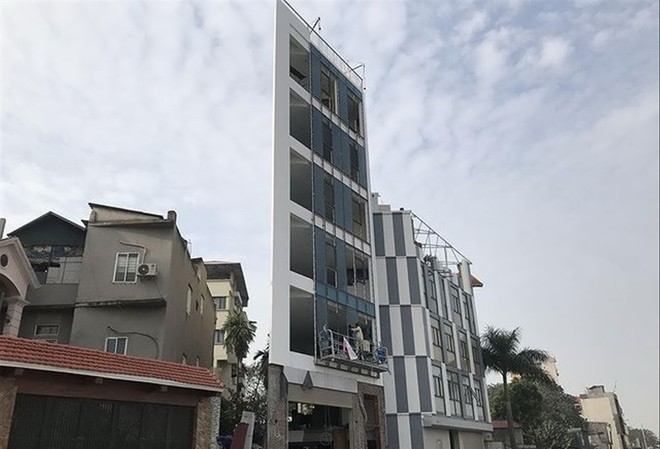 Nhà kỳ dị giữa Thủ đô: Không hợp thửa sẽ thu hồi Công trình hình thù kỳ dị trên tuyến đường Phạm Văn Đồng