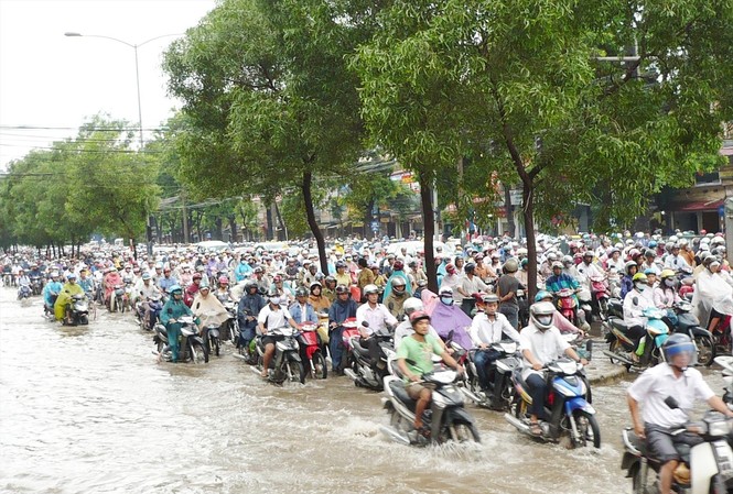 Hà Nội giải quyết 13 'điểm đen' ngập úng nội đô thế nào? Một điểm đen ngập úng ở Hà Nội.
Ảnh: T.Đảng