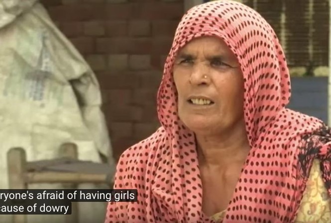Kinh hoàng nạn phá thai nhi nữ ở ấn Độ Người phụ nữ này nói, không ai muốn có con gái, không ai chờ đợi con gái ra đời