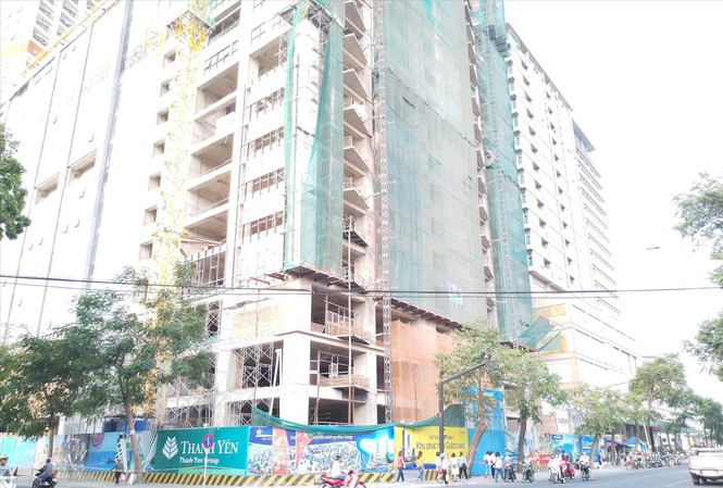 Đất 'vàng' giao cho doanh nghiệp giá bèo “Đất vàng” tại ngã tư đường Lý Tự Trọng – Trần Hưng Đạo, TP Nha Trang được tỉnh Khánh Hòa giao cho Công ty CP Thanh Yến thực hiện hợp đồng BT với giá bèo
ảnh: L.H