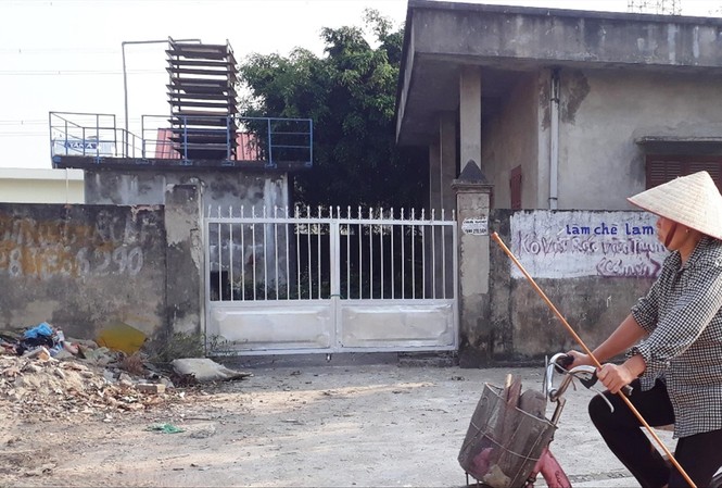 Nước sạch có mùi… cống rãnh Trạm cấp nước sạch thôn Phúc Lâm xây dựng từ năm 2009 nhưng vẫn chưa hoạt động