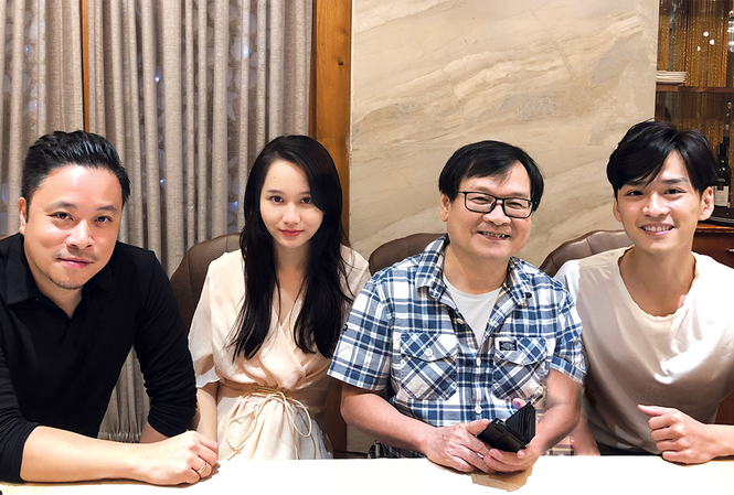 'Mắt biếc' không chỉ là chuyện tình Từ trái qua: Đạo diễn Victor Vũ, diễn viên Nguyễn Trúc Anh (vai Hà Lan), nhà văn Nguyễn Nhật Ánh, diễn viên Trần Nghĩa (vai Ngạn) Ảnh do Nhà sản xuất cung cấp