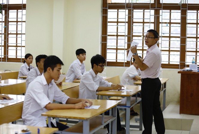 Kỳ thi THPT quốc gia: Cảnh báo gian lận thiết bị công nghệ cao Giám thị trông thi hướng dẫn thí sinh quy chế thi