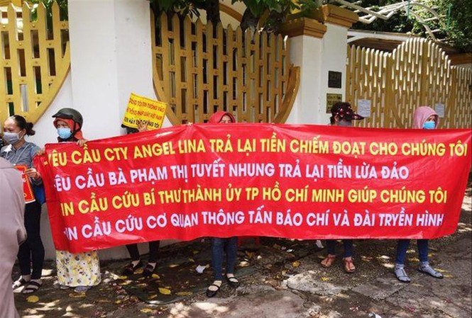 Angel Lina giăng dự án 'ma' ở Sài Gòn Nhiều người dân vây Cty Angel Lina đòi tiền
