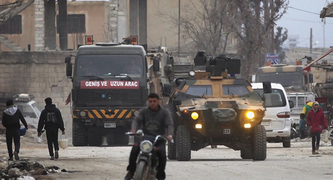 Thế cờ mới ở Syria Xe quân sự Thổ Nhĩ Kỳ được điều đến biên giới với Syria hồi đầu năm 2017. ảnh: Sputnik