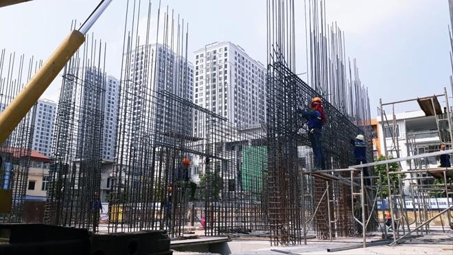 Bi hài mua bán “suất ngoại giao“ Dự án Amber Riversider (622 Minh Khai, Hà Nội) với đủ lời chào mời về suất ngoại giao trong khi chủ đầu tư vẫn còn nhiều căn hộ chưa bán được. Ảnh: Ng.M
