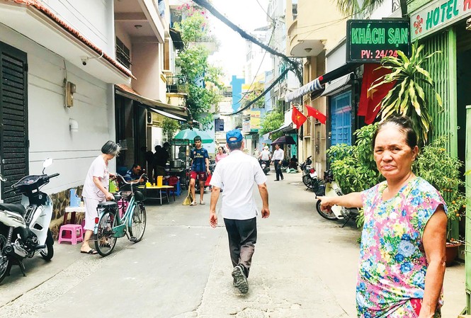 Lòng người Sài Gòn qua chuyện hiến đất mở hẻm Con hẻm này trước đây rộng chỉ đủ chiếc xe máy, nay cơi nới rộng tới 4m