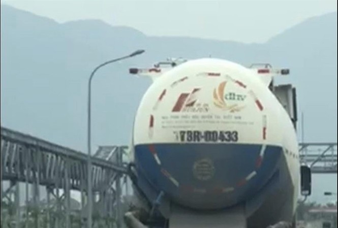 Những quan ngại của cơ quan công an về chất thải formosa Xe bồn vào Formosa chở chất thải đi bán