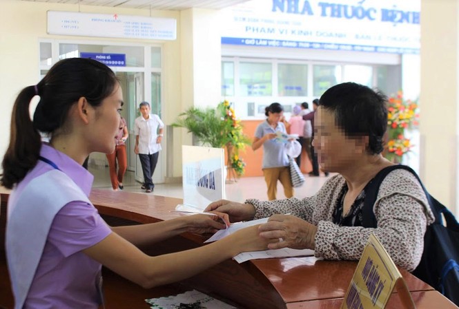 Thiếu thuốc, bệnh nhân ung thư phải bù cả trăm triệu đồng Bệnh nhân ung thư đang phải chi thêm cả trăm triệu đồng cho một chu kỳ điều trị vì thiếu thuốc