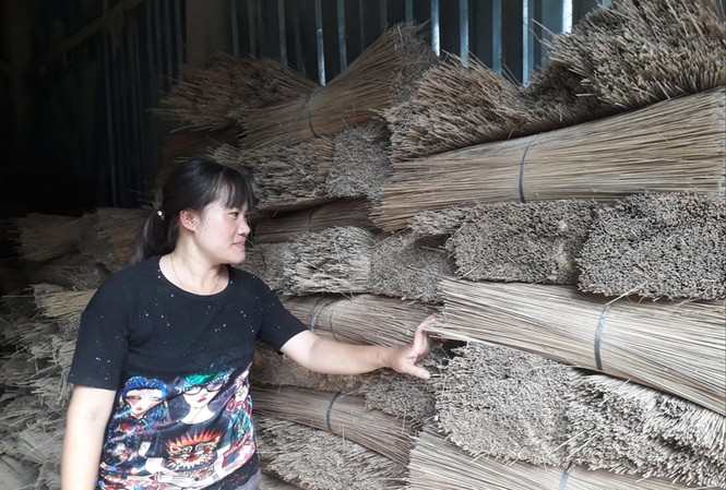 Làng hương lao đao Chị Nguyễn Thị Quyên bên nhà xưởng tạm ngừng hoạt động