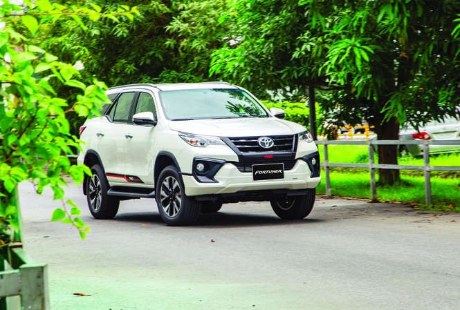 Fortuner TRD 2019:Lựa chọn số 1 của khách hàng trẻ năng động Fortuner TRD 2019 - lựa chọn số 1 đối với các khách hàng cá nhân và gia đình trẻ yêu thích phong cách trẻ trung, cá tính và thể thao