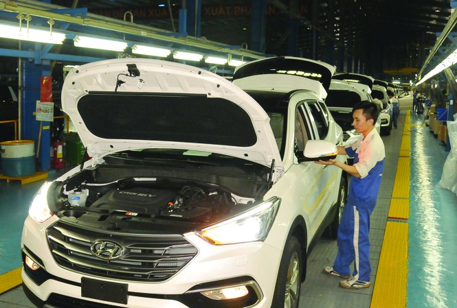 Minh chứng cho sự trỗi dậy của kinh tế tư nhân Công nhân lắp ráp ô tô tại nhà máy ở Ninh Bình của TC Motor Ảnh: An Phú