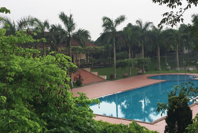 Cận cảnh loạt biệt thự, khu sinh thái tồn đọng và 'mọc' mới ở Ba Vì Khu nghỉ dưỡng trên 20 biệt thự có sân vườn, bể bơi tại thôn 7, xã Ba Trại