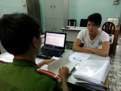 Thủy thủ tàu viễn dương cõng 'hàng nóng' về Việt Nam Thủy thủ tàu viễn dương cõng 'hàng nóng' về Việt Nam