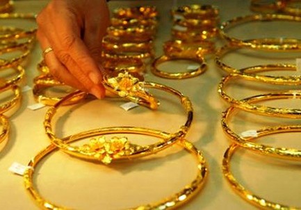 Vàng giảm mạnh nhất trong hai tuần Vàng giảm mạnh nhất trong hai tuần
