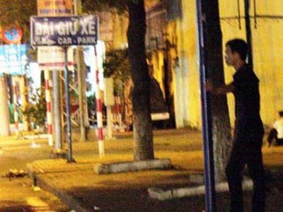 Bi kịch phận bán dâm nam Bi kịch phận bán dâm nam