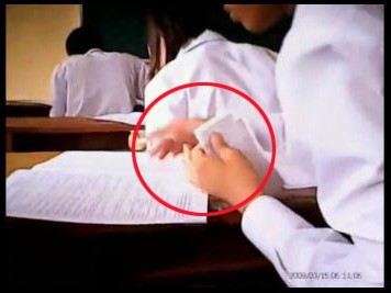 Nghi án clip tiêu cực thi tốt nghiệp THPT 2012 Nghi án clip tiêu cực thi tốt nghiệp THPT 2012