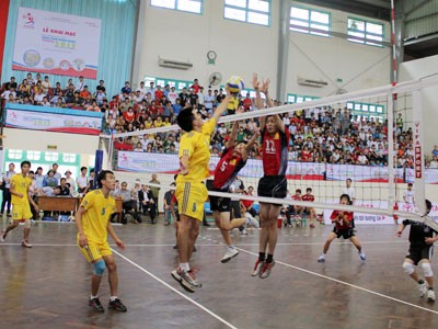 Hừng hực bóng chuyền Ét-vê Hừng hực bóng chuyền Ét-vê