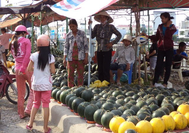 Nhộn nhịp chợ Tết ngày cuối năm Nhộn nhịp chợ Tết ngày cuối năm