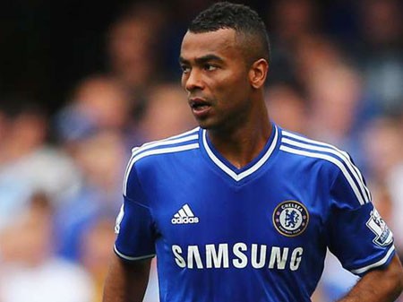Ashley Cole cầu mong Chelsea gia hạn hợp đồng Ashley Cole cầu mong Chelsea gia hạn hợp đồng