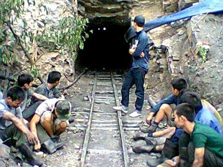Bắt chủ lò than thổ phỉ làm ba người chết Bắt chủ lò than thổ phỉ làm ba người chết