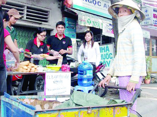 Bánh mì miễn phí cho người nghèo Bánh mì miễn phí cho người nghèo