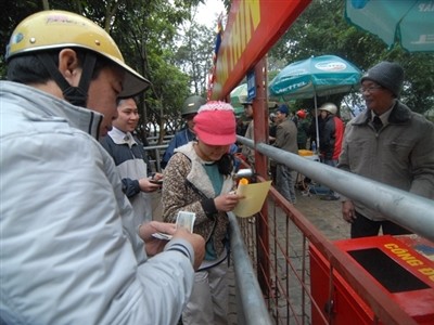 Nhiều nơi đua nhau phát ấn đền Trần Nhiều nơi đua nhau phát ấn đền Trần