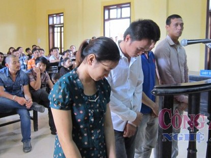 Hoa khôi sơn cước sa bước 'tiên nâu' Hoa khôi sơn cước sa bước 'tiên nâu'