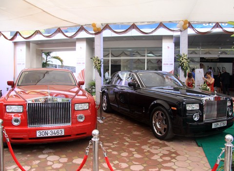 Rolls-Royce Phantom và Bentley Mulsanne 'sóng đôi' tại HN Rolls-Royce Phantom và Bentley Mulsanne 'sóng đôi' tại HN