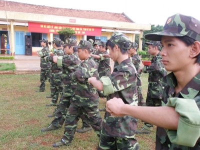 100 bạn trẻ học làm chiến sĩ Các chiến sĩ nhí