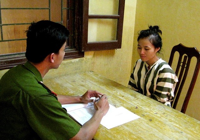 Đọc đúng 'mật khẩu' thì mới.... bán dâm Đối tượng Trương Thị Phúc tại cơ quan công an