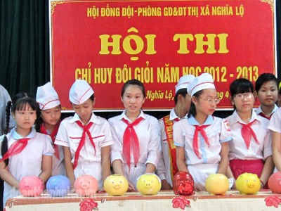 Heo đất giúp học sinh nghèo đến trường Heo đất giúp học sinh nghèo đến trường