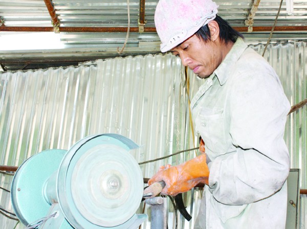 Công nhân Trung Quốc, những hệ lụy buồn Công nhân Trung Quốc, những hệ lụy buồn