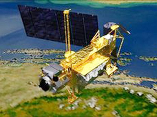 NASA cảnh báo vệ tinh sắp rơi xuống Trái đất NASA cảnh báo vệ tinh sắp rơi xuống Trái đất